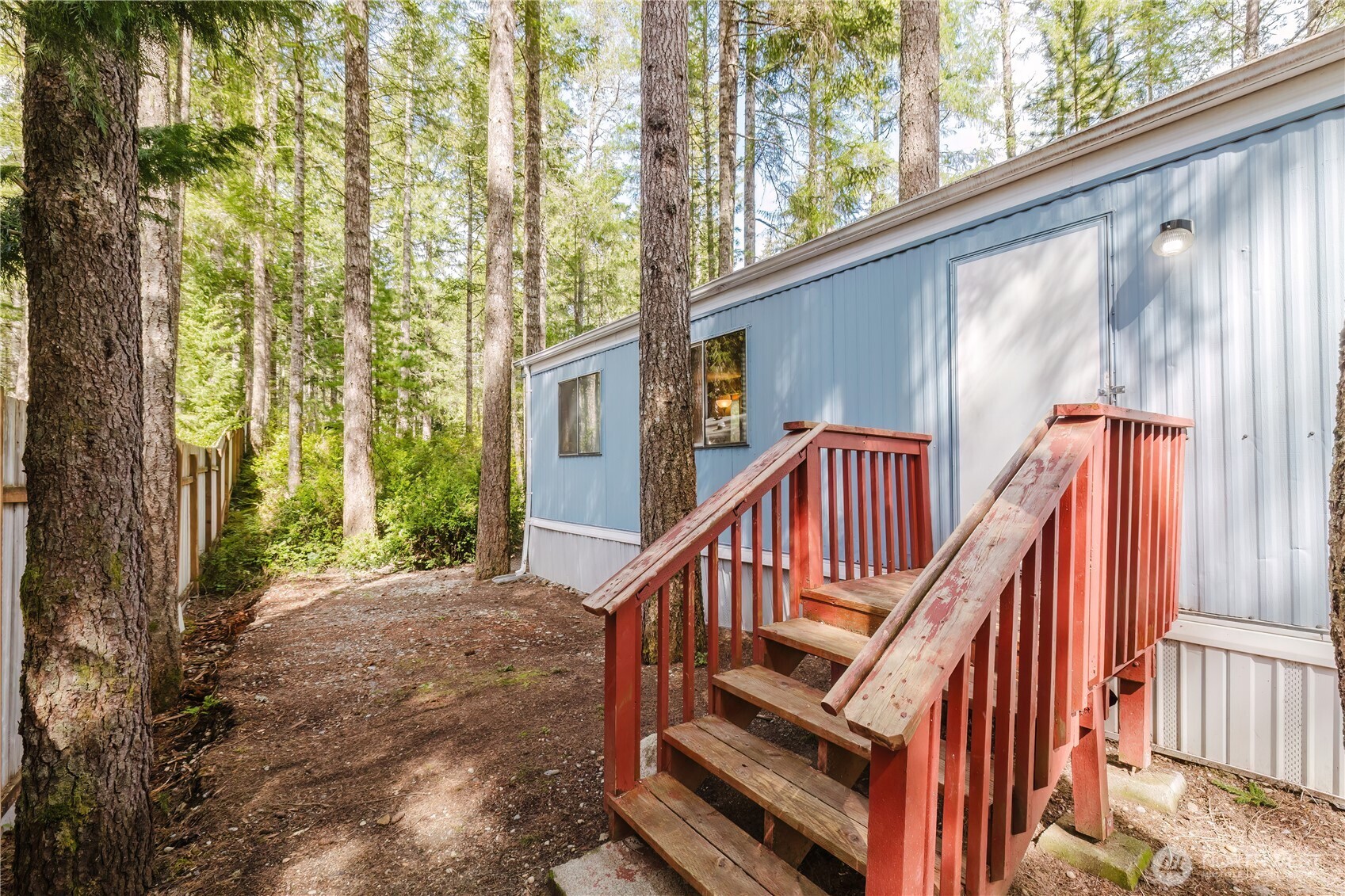 20 NE Lake Place