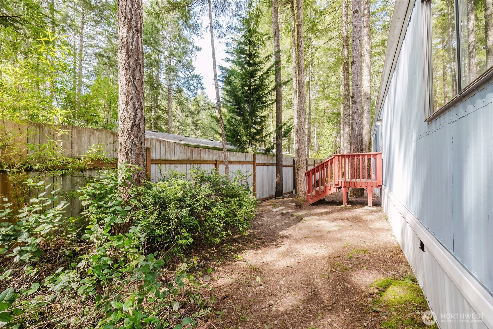 20 NE Lake Place