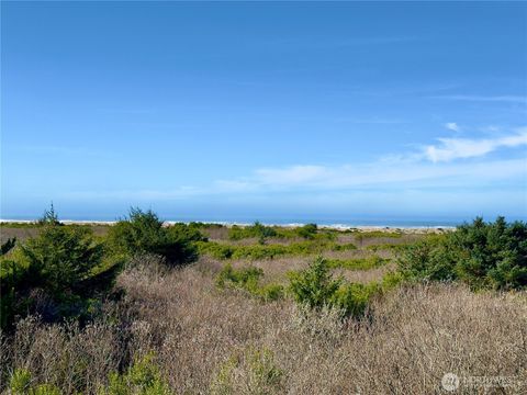 189 S Sand Dune Avenue SW Ocean Shores WA 98569