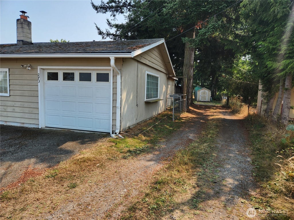 Photo of 2473 W Bartlett, Lynden, WA 98264 (MLS # 2588363)