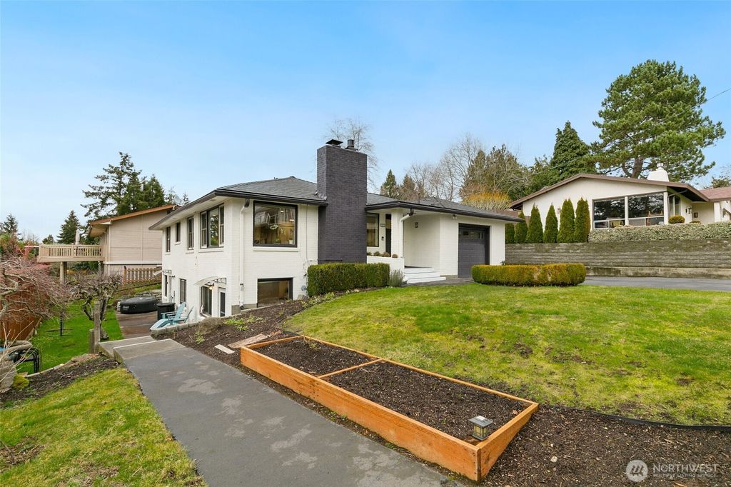 Photo of 1314 N 26th Street, Renton, WA 98056 (MLS # 2335235)