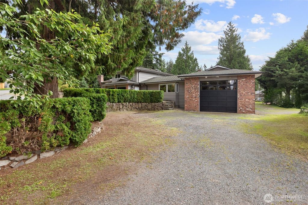 Photo of 2020 Oak Road, Lynnwood, WA 98087 (MLS # 2357790)