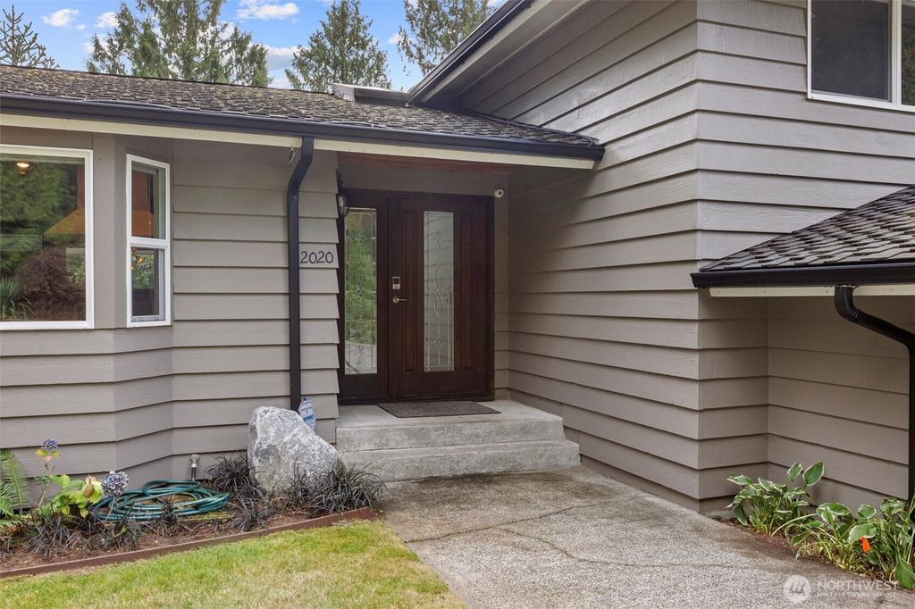 Photo of 2020 Oak Road, Lynnwood, WA 98087 (MLS # 2357790)