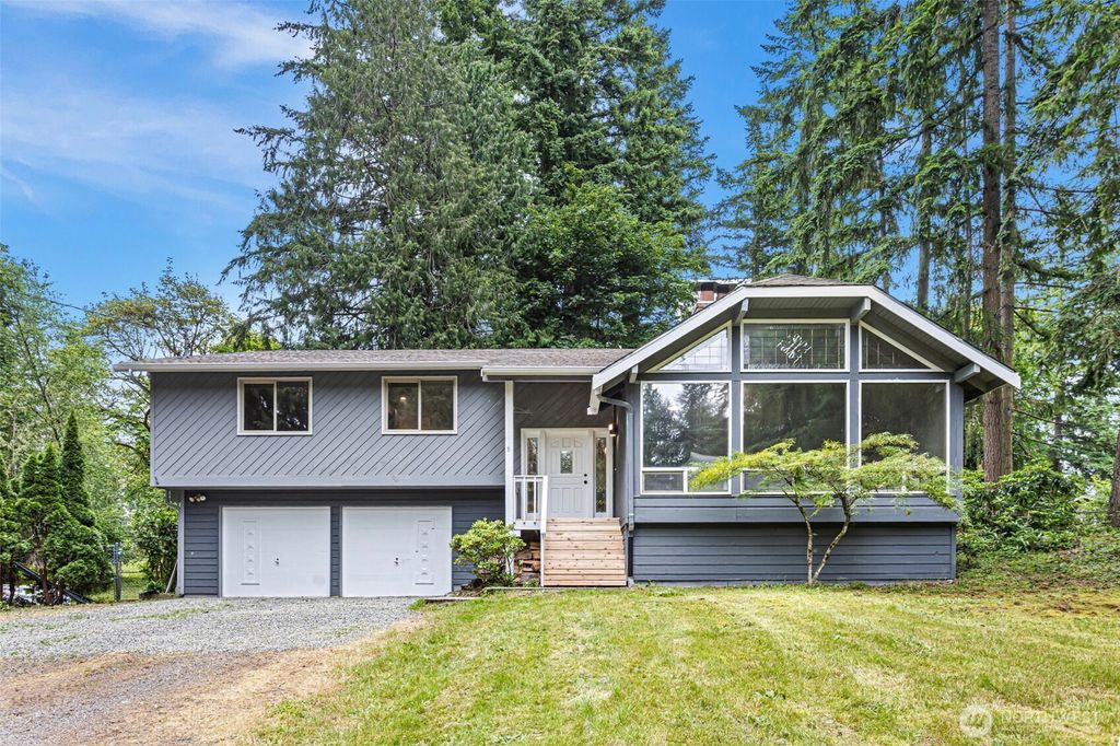 Photo of 2858 241st Avenue SE, Sammamish, WA 98075 (MLS # 2411751)