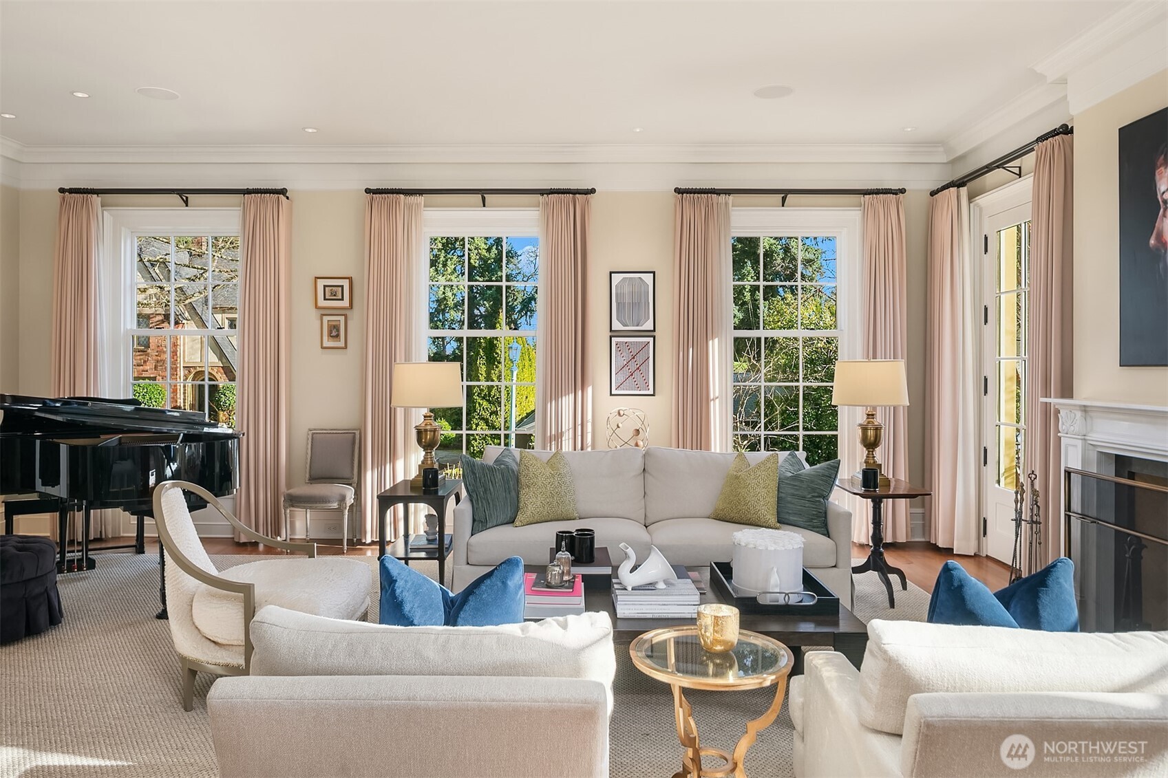 2001 Broadmoor Drive E