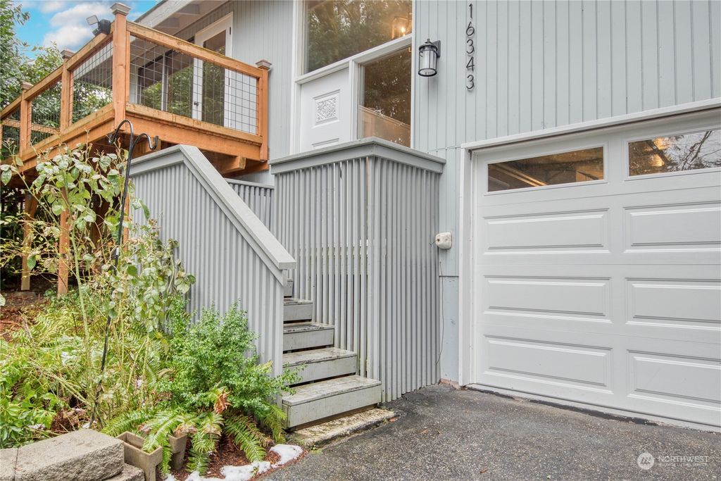 Photo of 16343 84th Avenue NE, Kenmore, WA 98028 (MLS # 2039947)