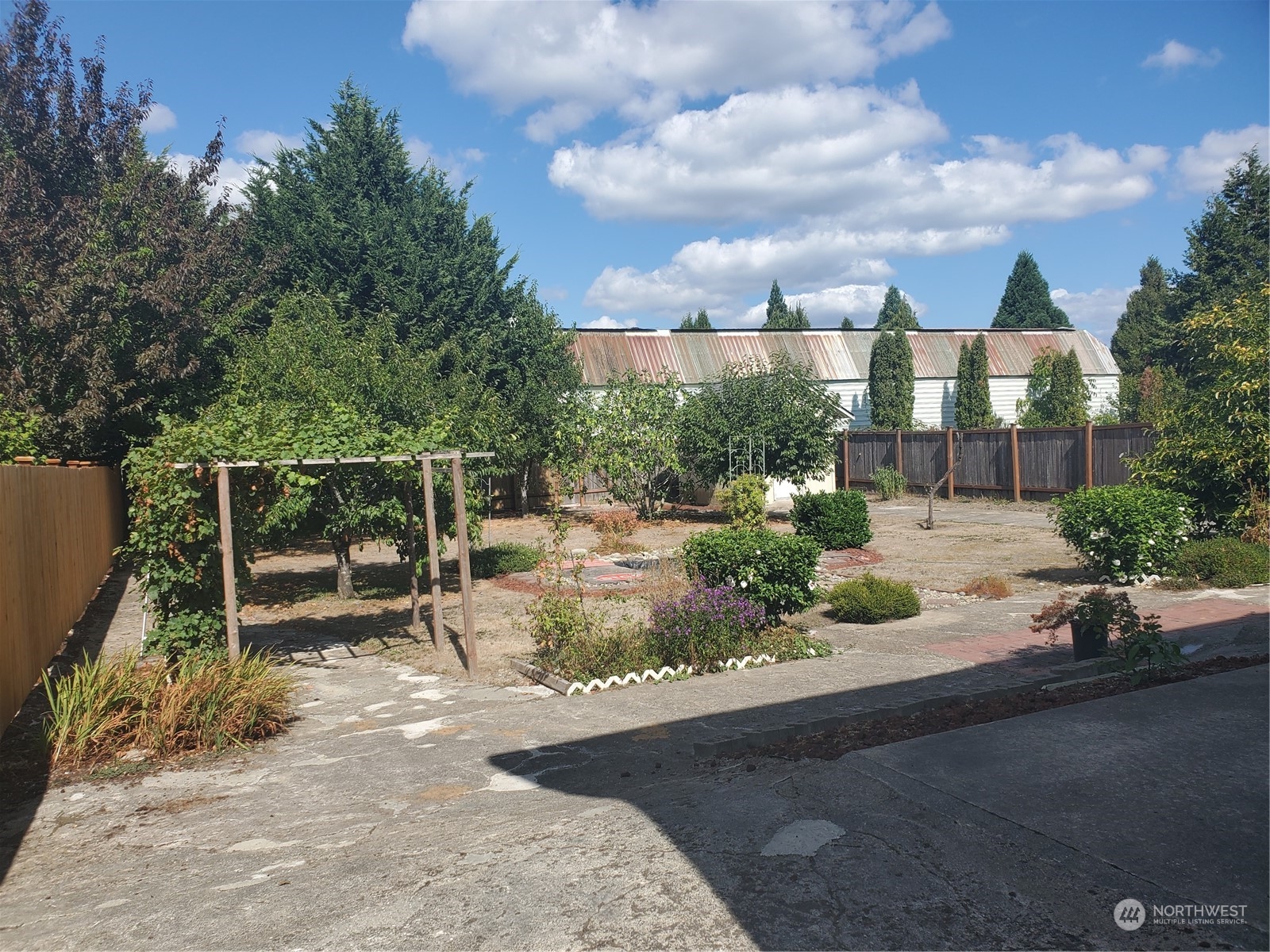 3313 Fords Prairie Avenue