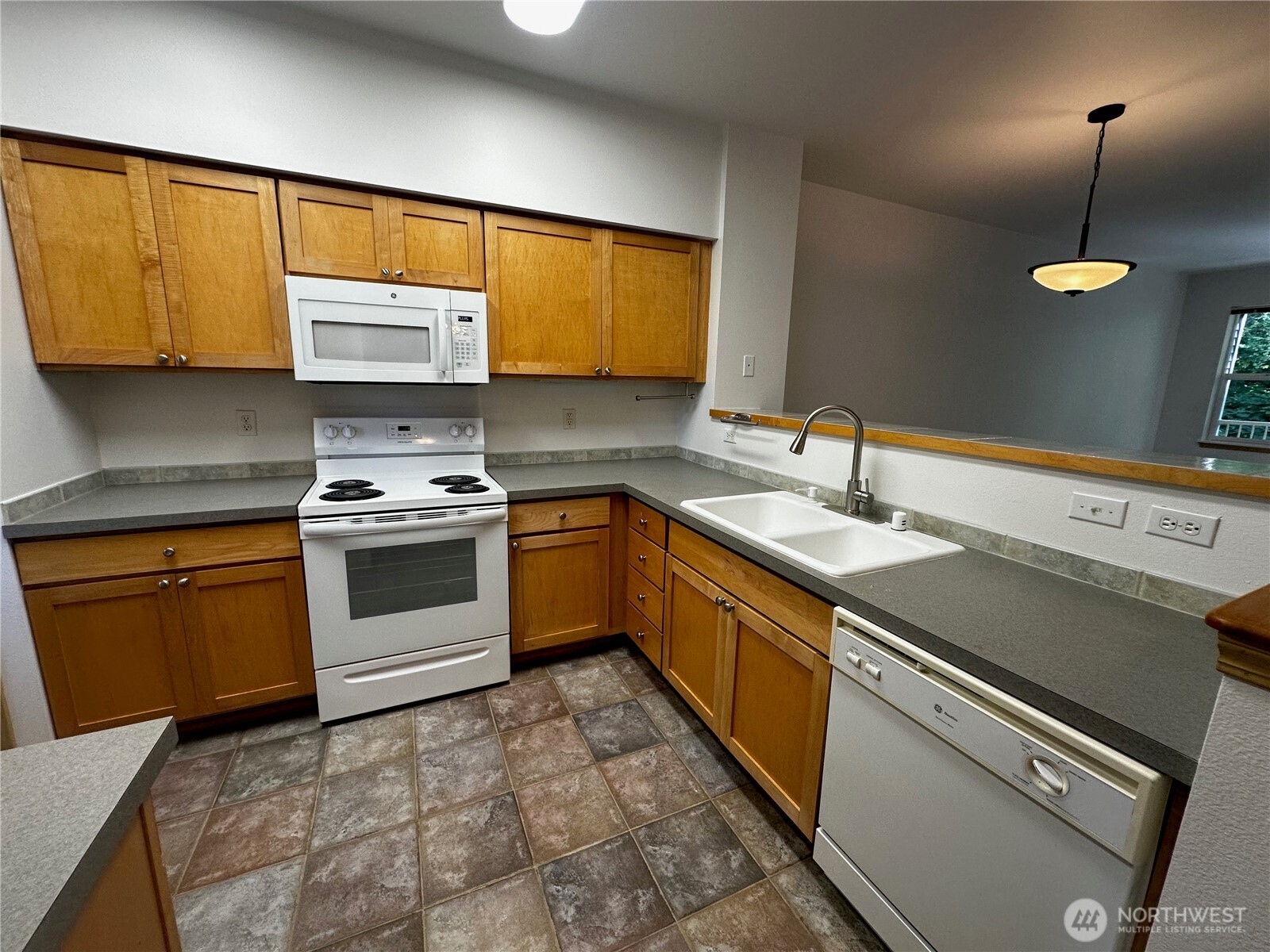 15302 40th Avenue W 3-204