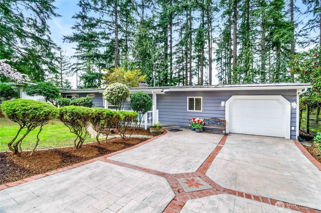 Photo of 3909 151st Avenue SE, Bellevue, WA 98006 (MLS # 2353153)