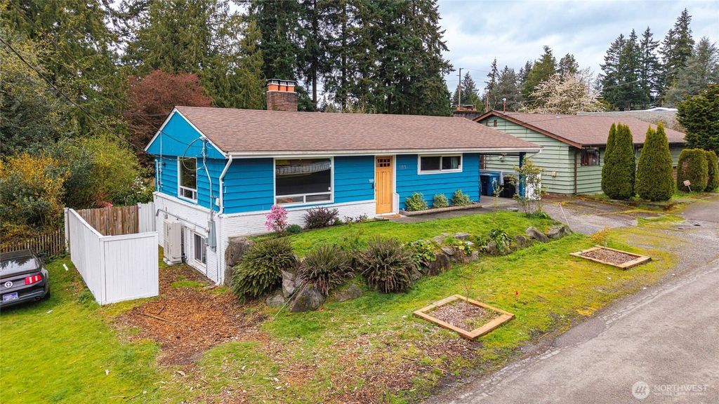 Photo of 11515 7th Avenue NE, Seattle, WA 98125 (MLS # 2499388)