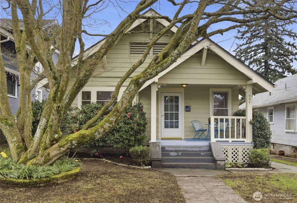 Photo of 907 NW 61st Street, Seattle, WA 98107 (MLS # 2494845)