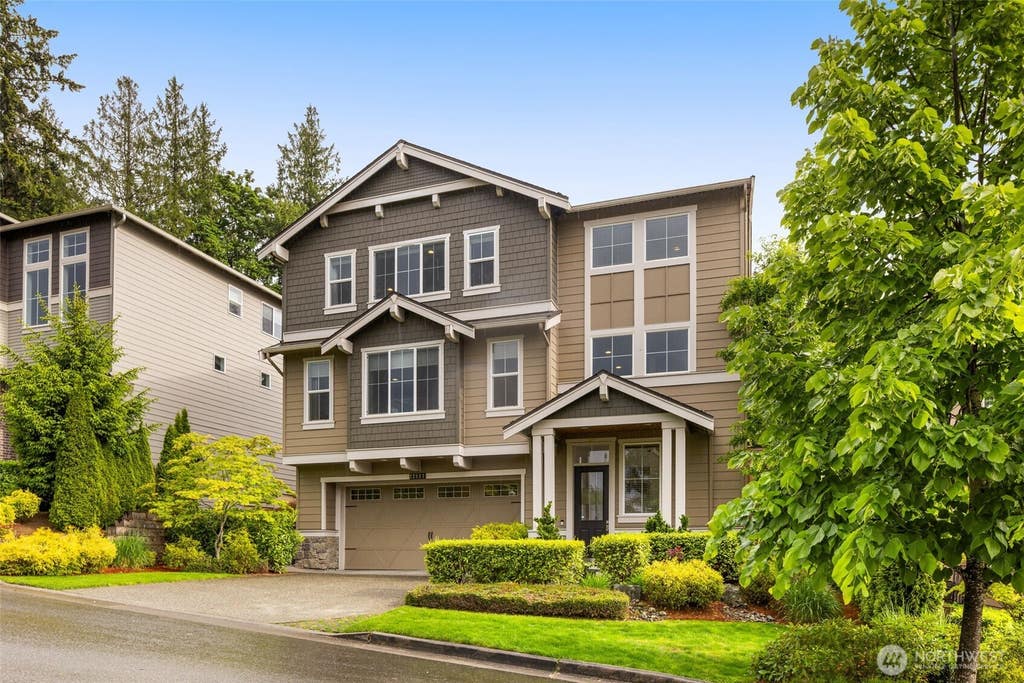 Photo of 22997 SE 52nd Street, Issaquah, WA 98029 (MLS # 2554405)
