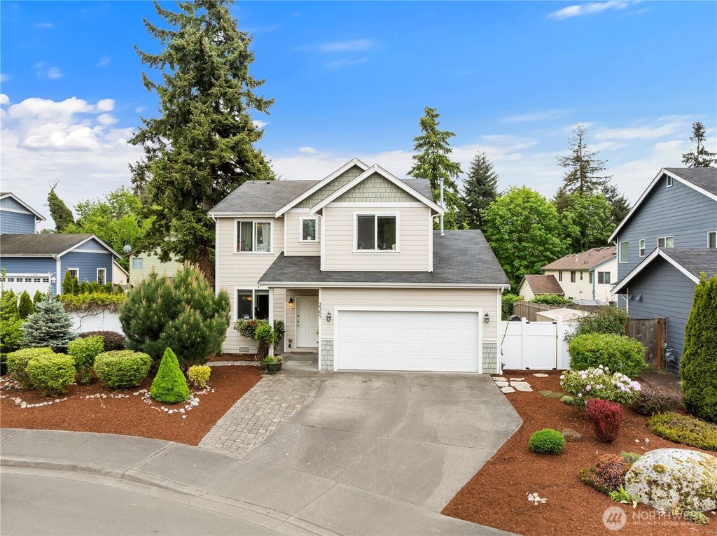 Photo of 2305 S 254th Court, Des Moines, WA 98198 (MLS # 2374348)