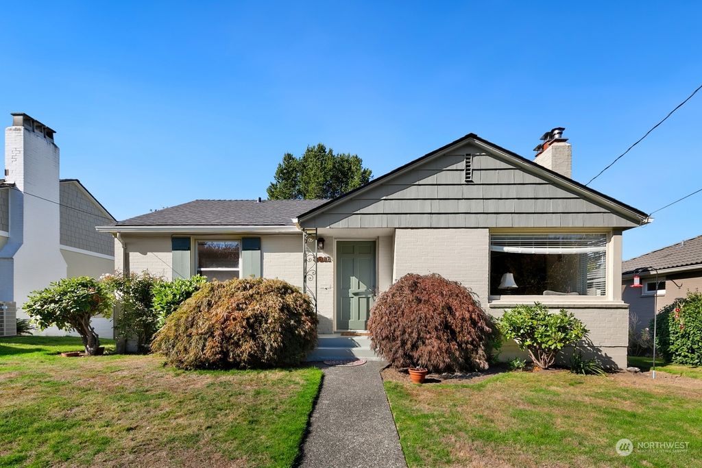 Photo of 3811 29th Avenue W, Seattle, WA 98199 (MLS # 2305271)