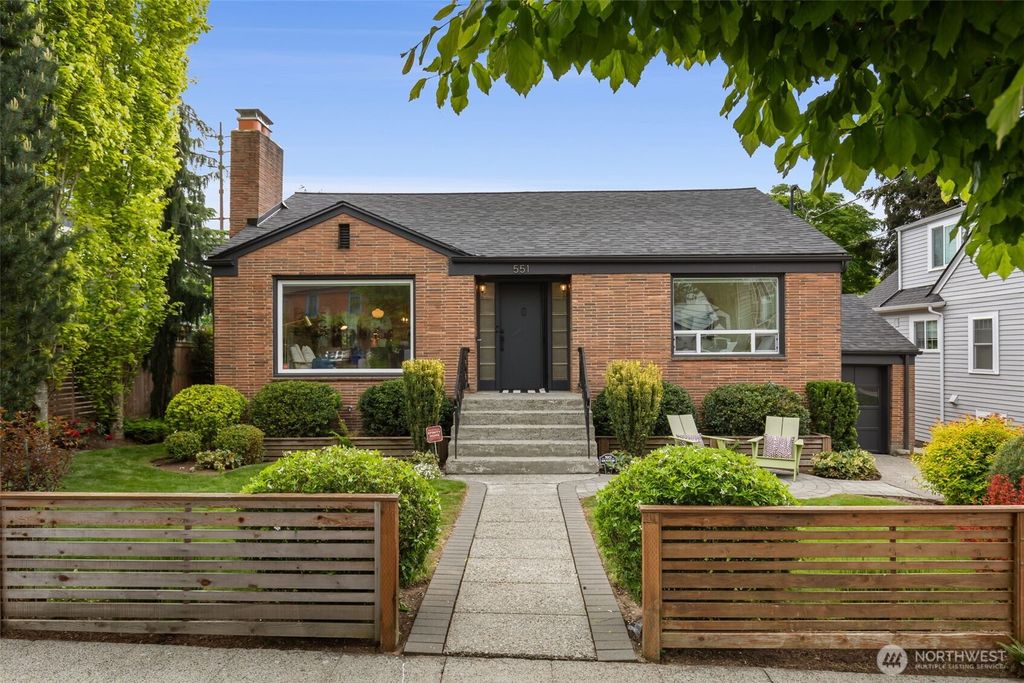 Photo of 551 NE 84th Street, Seattle, WA 98115 (MLS # 2518937)