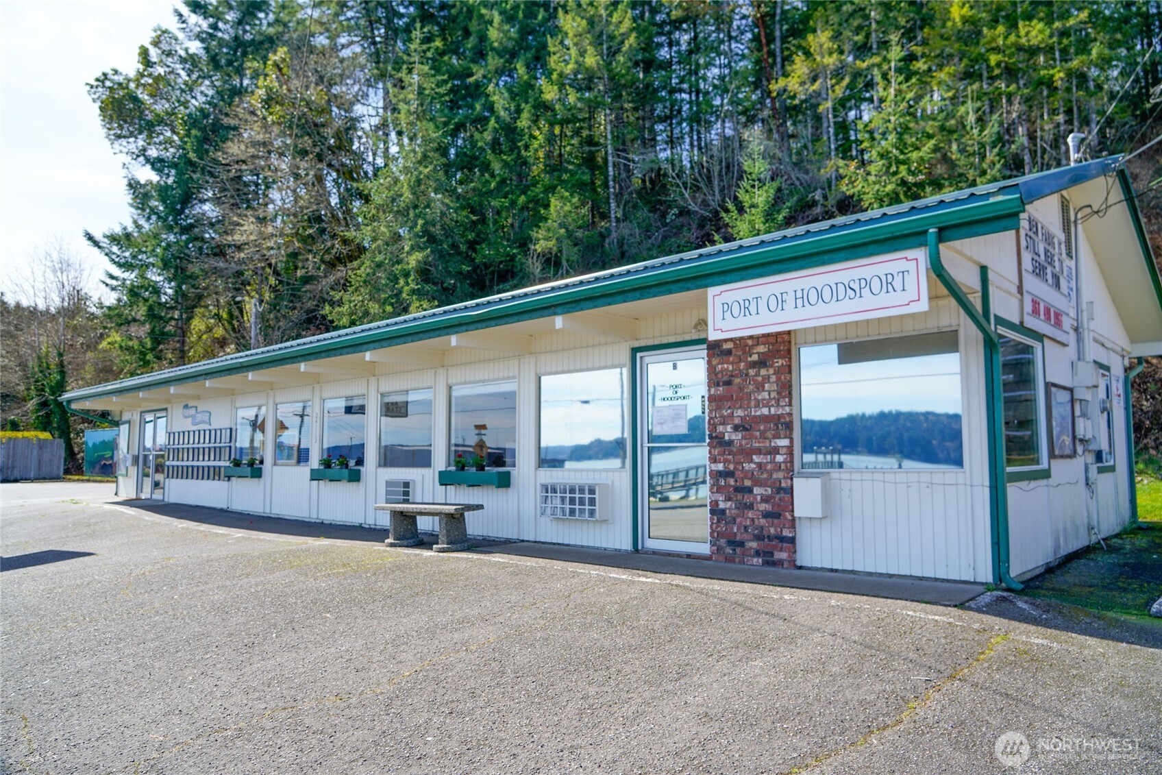 24113 N US Highway 101