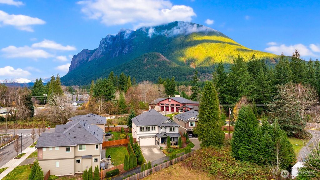 Photo of 622 Mt Teneriffe Drive SE, North Bend, WA 98045 (MLS # 2456652)