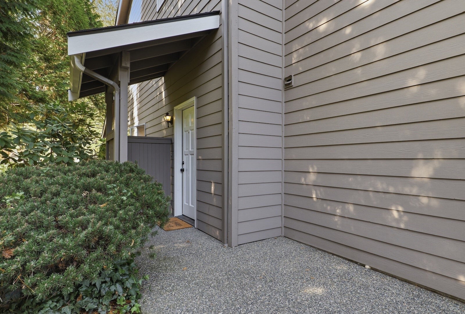 321 SE Orchard Drive 12