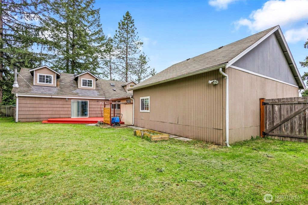 Photo of 622 141st Street S, Parkland, WA 98444 (MLS # 2503868)