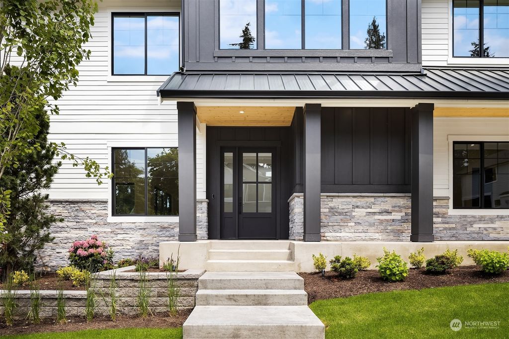 Photo of 7920 SE 72nd Place, Mercer Island, WA 98040 (MLS # 2031288)