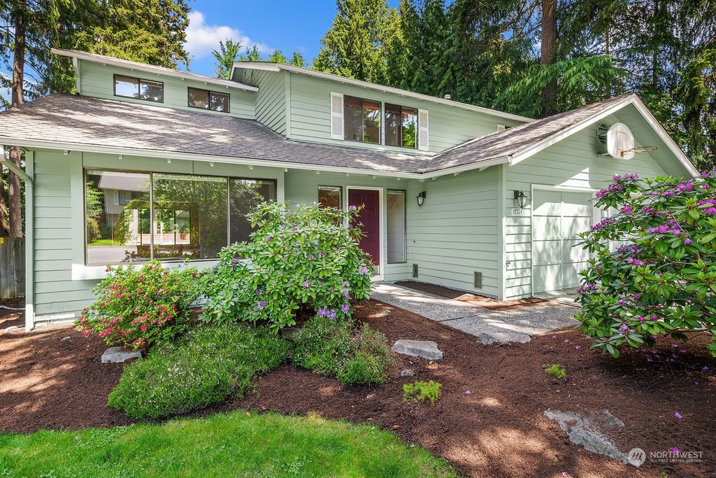 Photo of 17724 NE 103rd Court, Redmond, WA 98052 (MLS # 2246614)