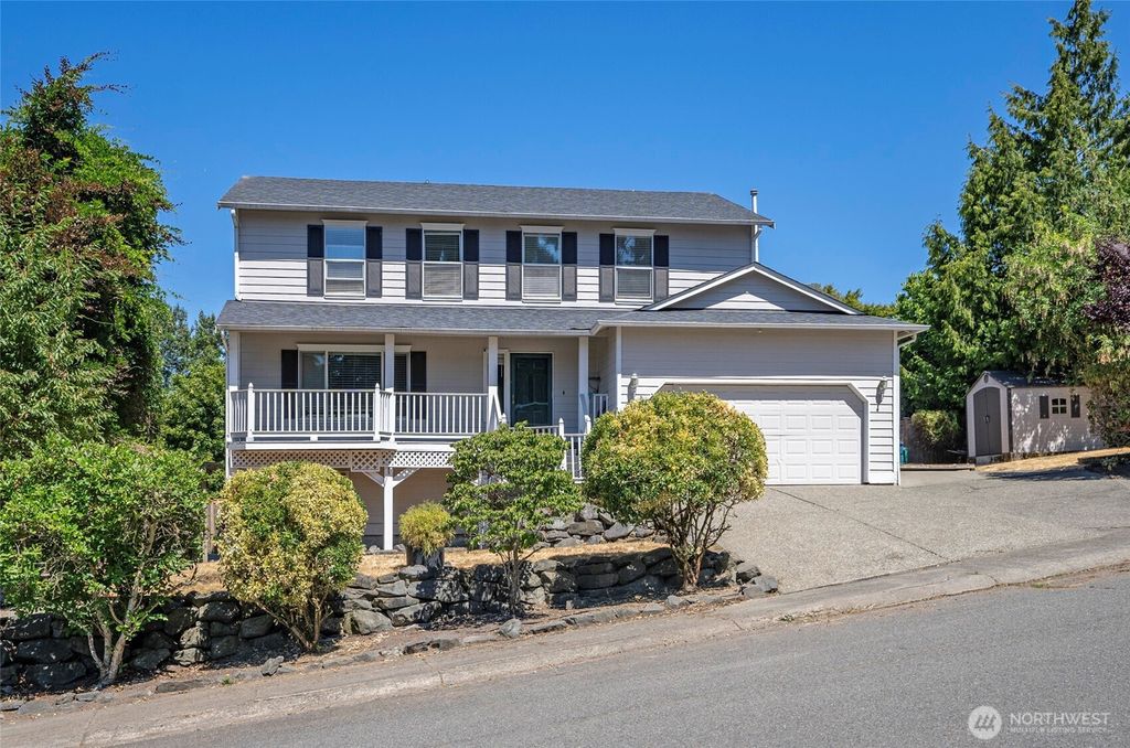 Photo of 2524 S 355th Place N, Federal Way, WA 98003 (MLS # 2413290)
