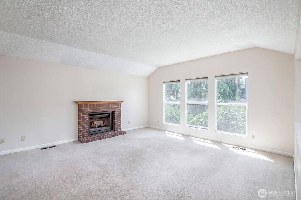 Photo of 154 Vashon Place NE, Renton, WA 98059 (MLS # 2402820)