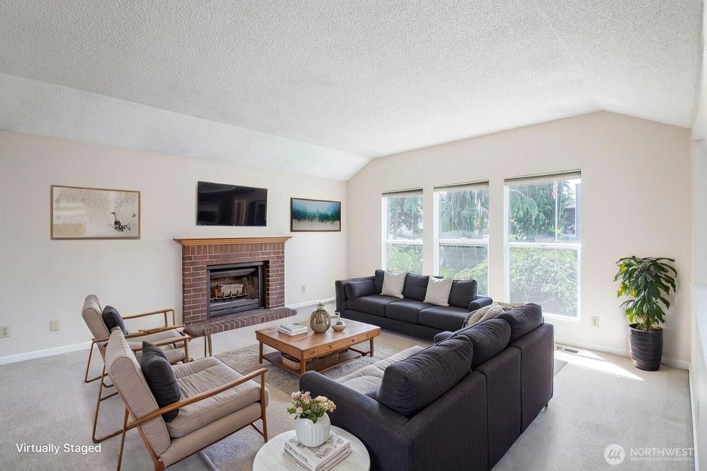 Photo of 154 Vashon Place NE, Renton, WA 98059 (MLS # 2402820)