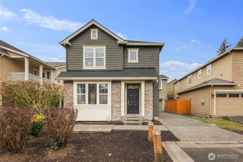 Photo of 18251 NE 111th st St, Redmond, WA 98052 (MLS # 2471673)