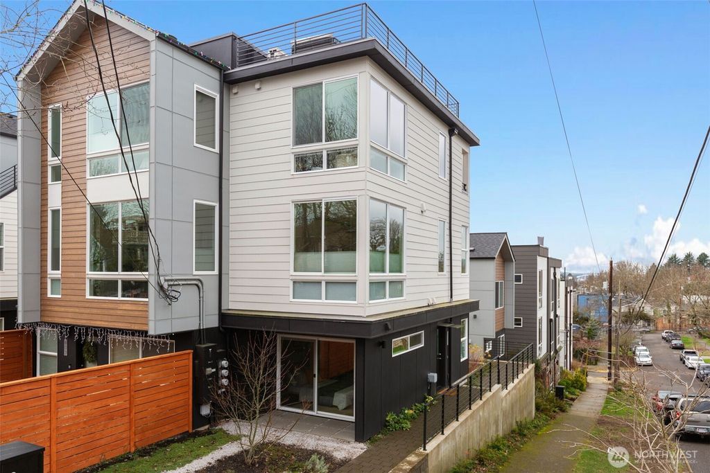 Photo of 2915 S Dearborn St, Seattle, WA 98144 (MLS # 2468605)