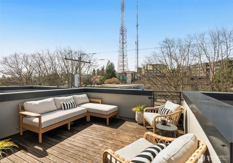 1638 20th Avenue Unit B, Seattle, WA 98122 - MLS#: 2326970