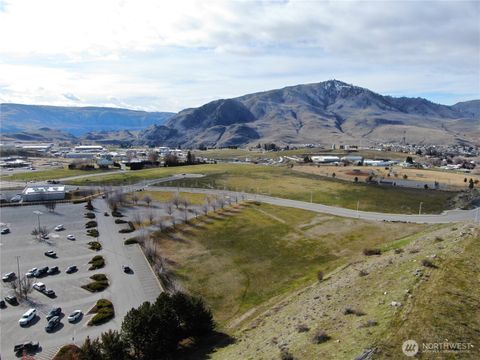 100 N Apple Blossom Drive Chelan WA 98816