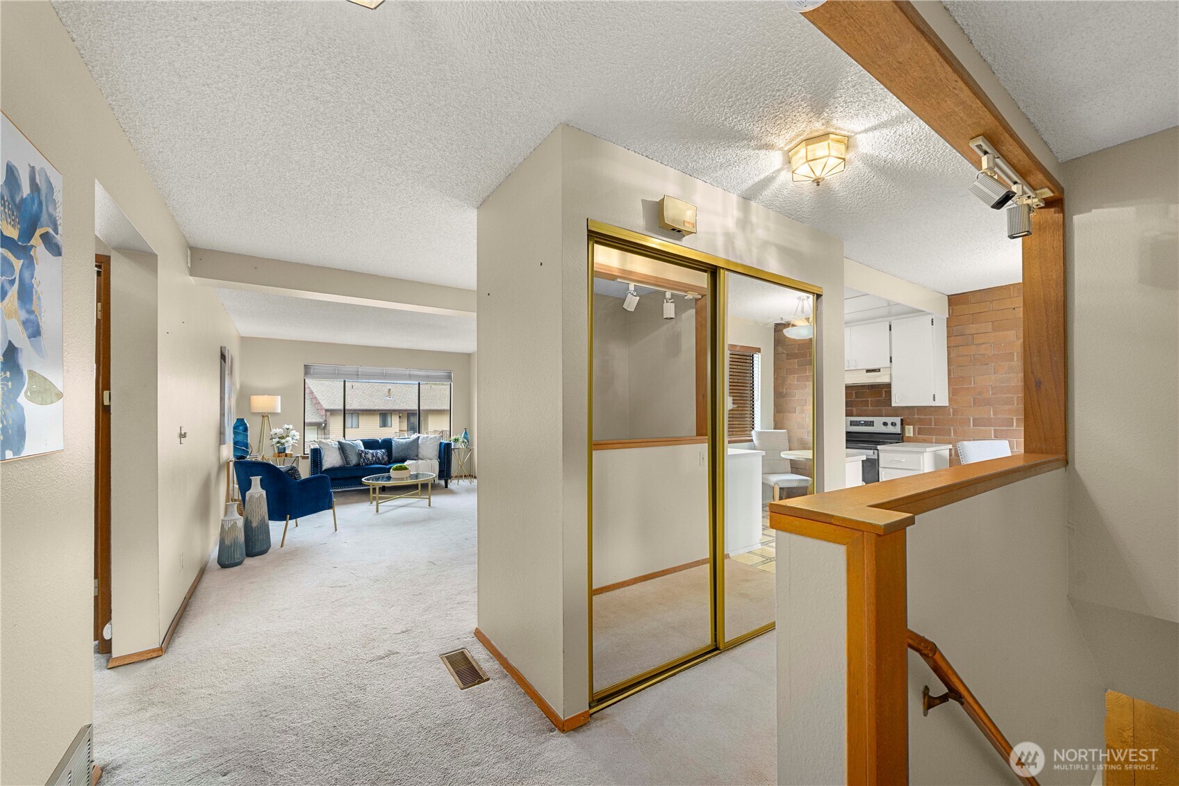 10637 Glen Acres Drive S 10637