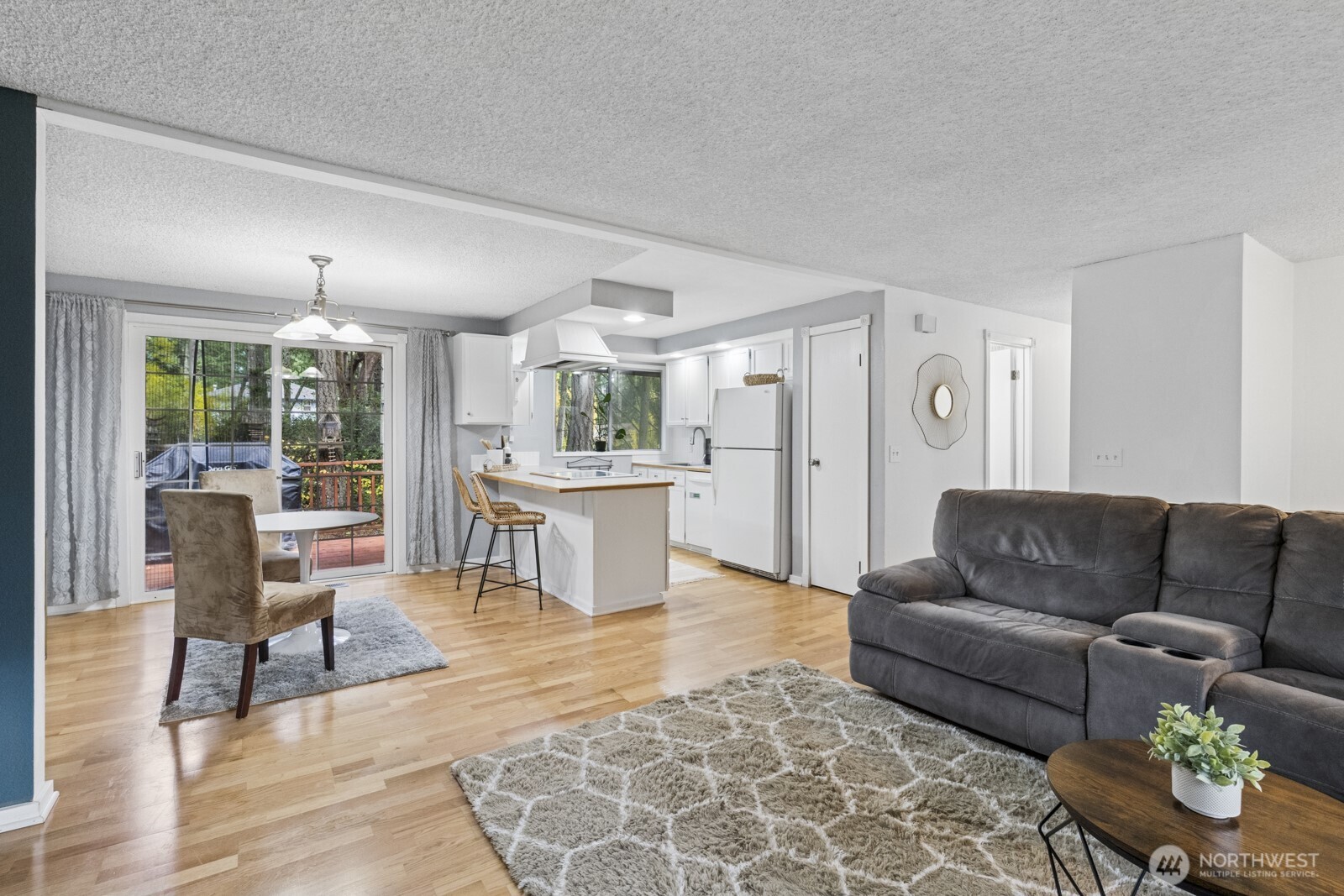 8914 Homestead Avenue NE