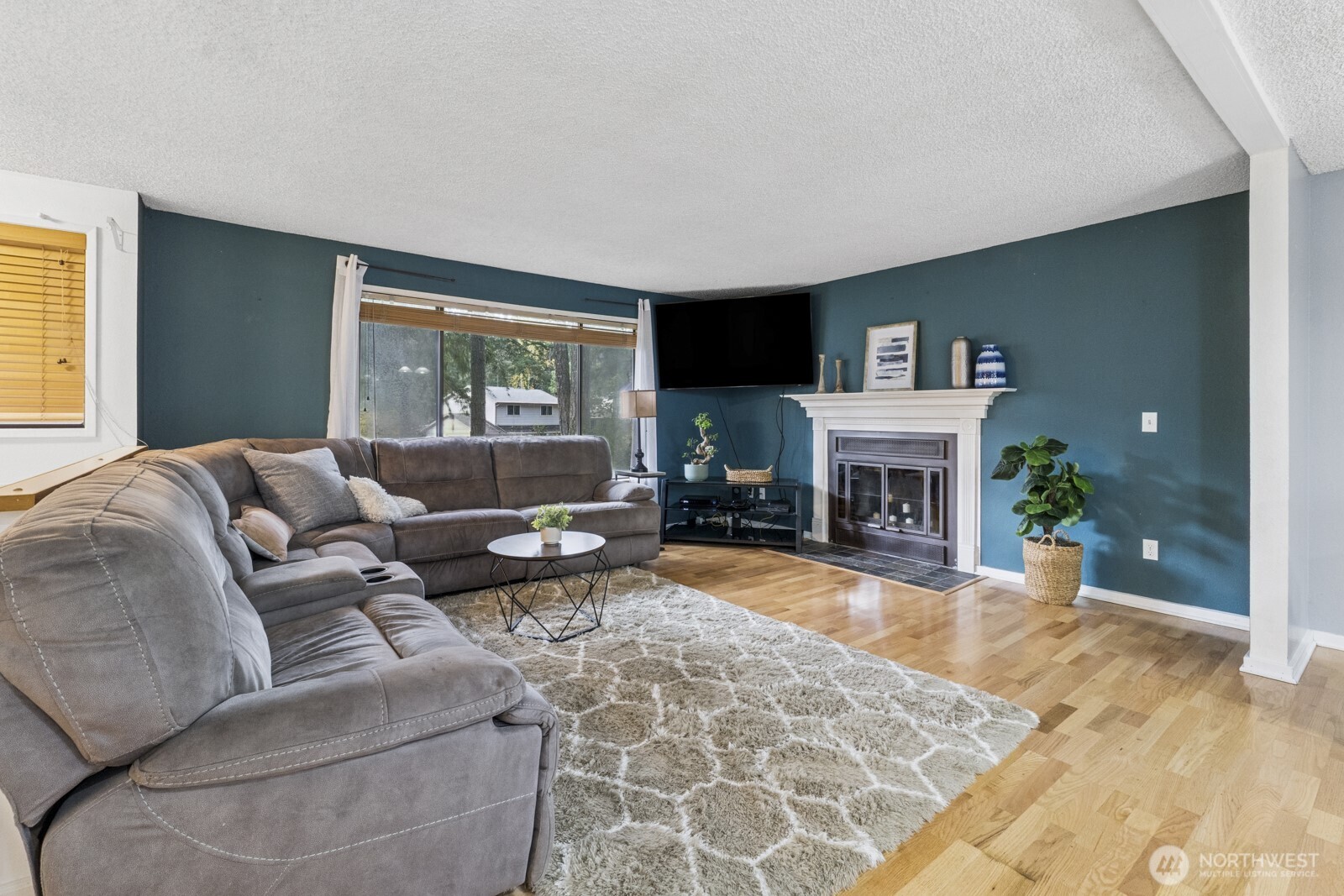 8914 Homestead Avenue NE