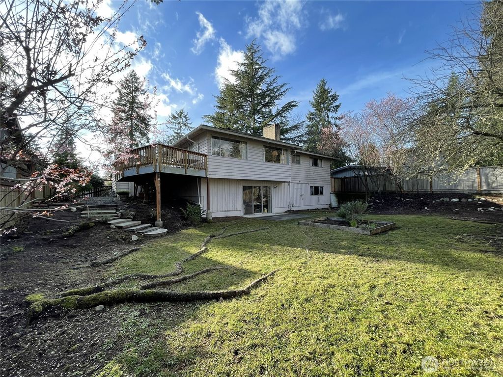 Photo of 626 167th Avenue NE, Bellevue, WA 98008 (MLS # 2525749)
