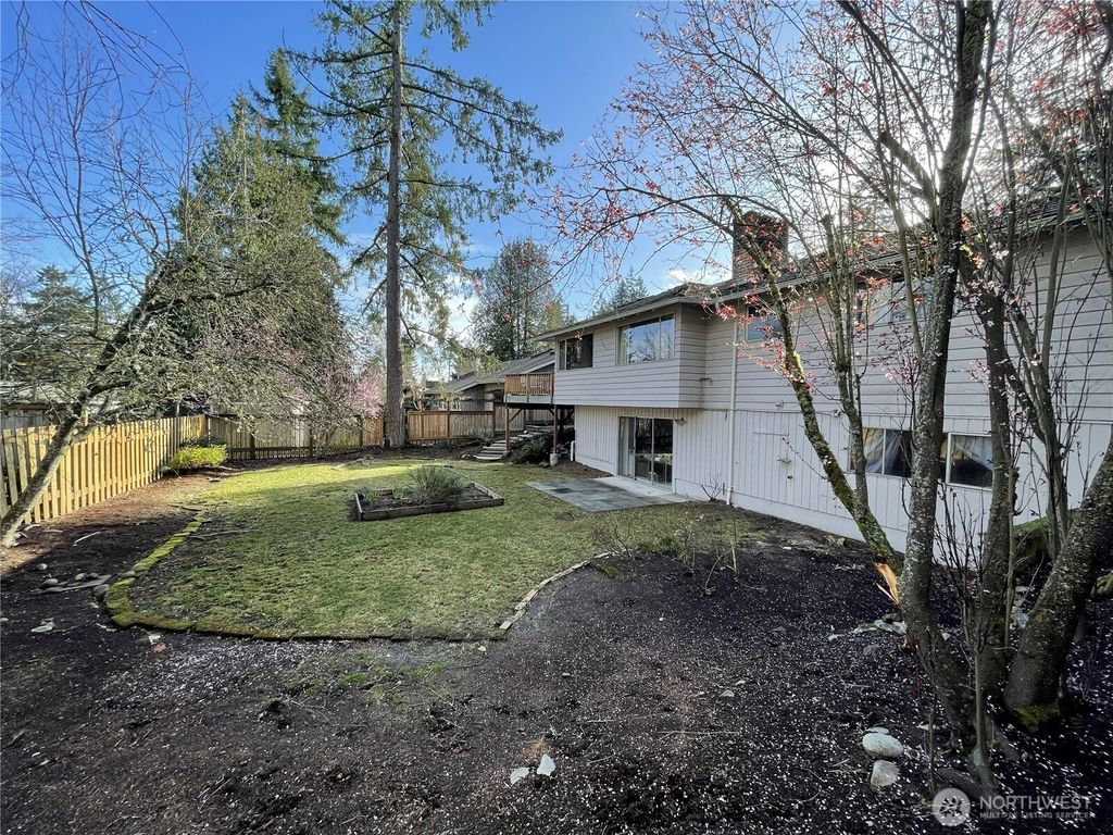 Photo of 626 167th Avenue NE, Bellevue, WA 98008 (MLS # 2525749)