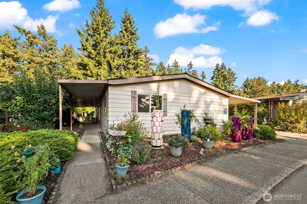 Photo of 2500 S 370th Street #138, Federal Way, WA 98003 (MLS # 2434571)
