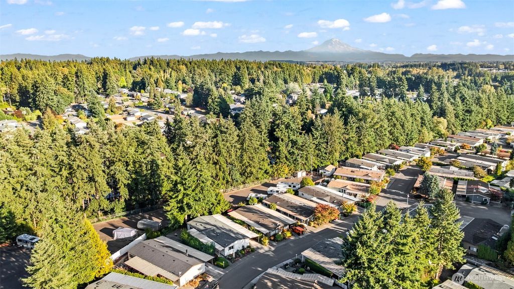 Photo of 2500 S 370th Street #138, Federal Way, WA 98003 (MLS # 2434571)