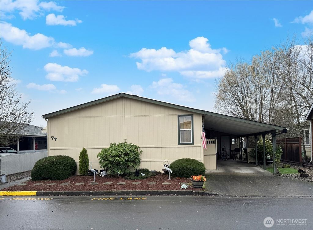 Photo of 77 Blue Heron Drive, Longview, WA 98632 (MLS # 2461002)