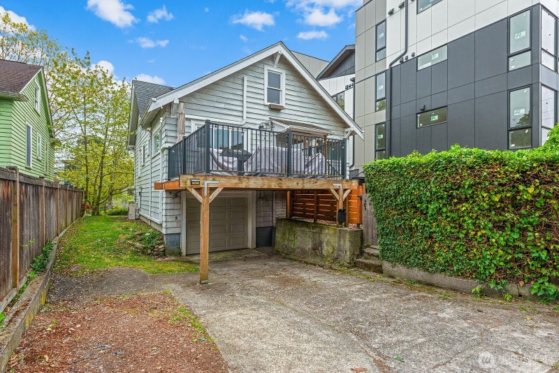 836 NW Market Street