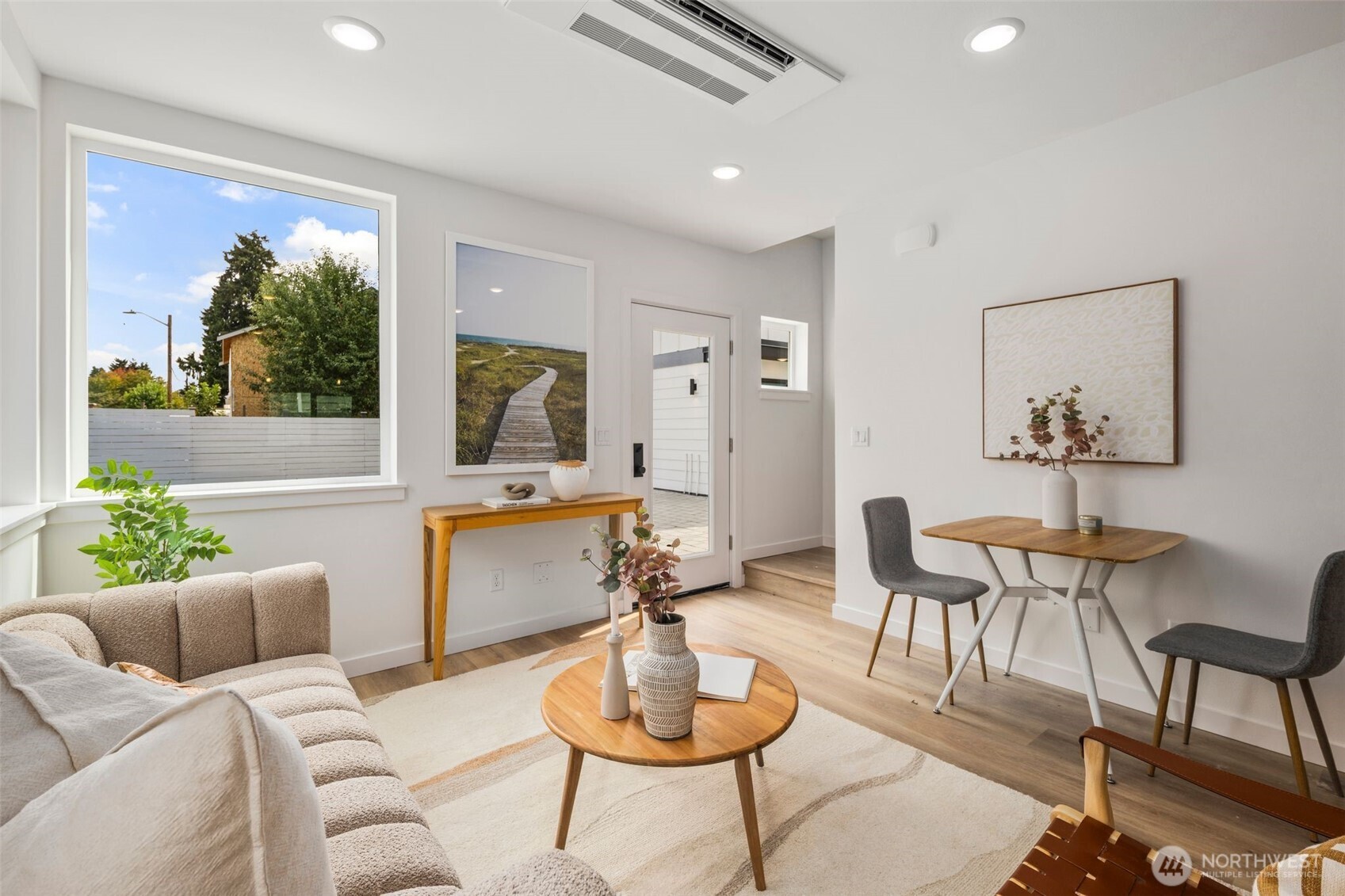 822 S Sullivan Street