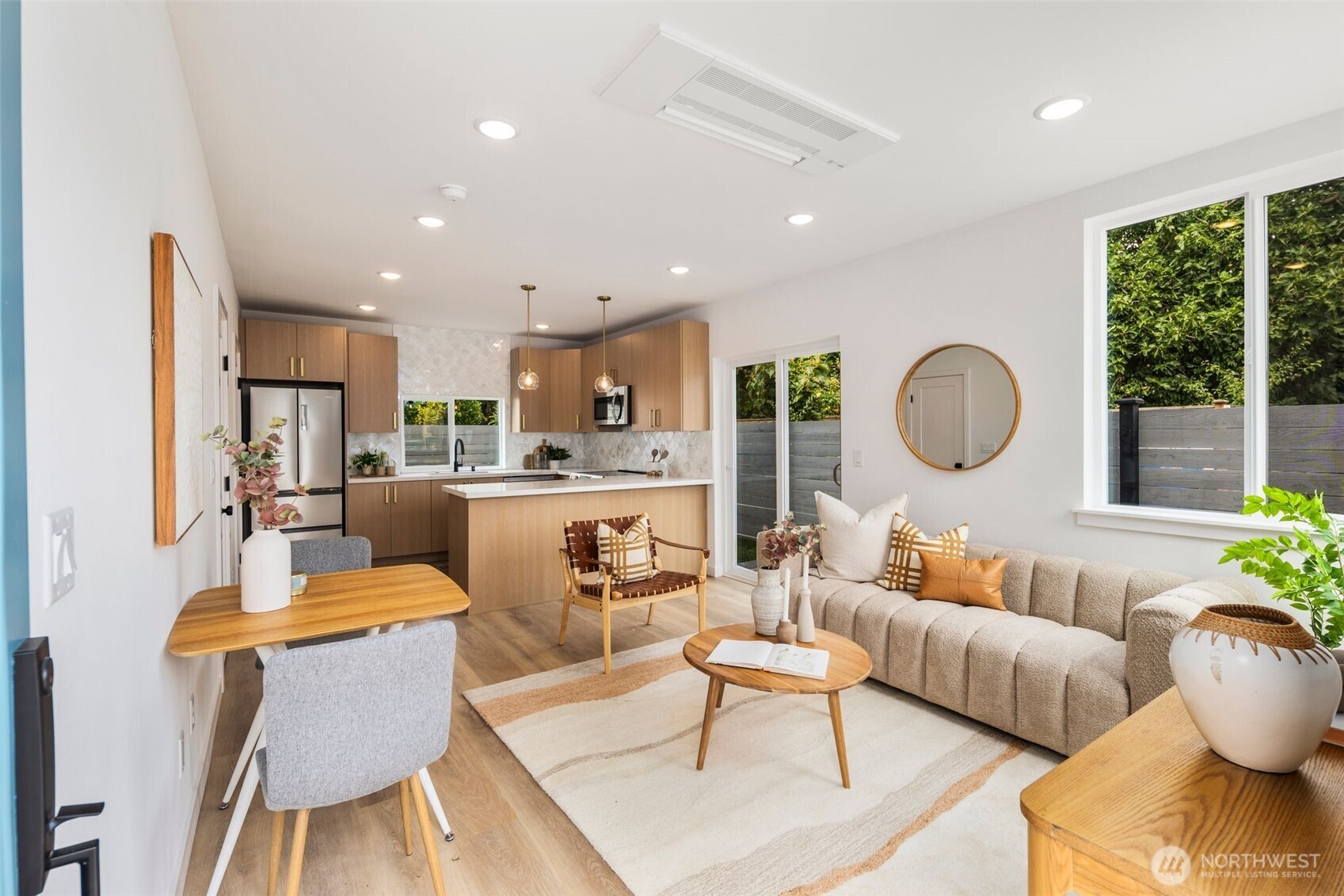 822 S Sullivan Street