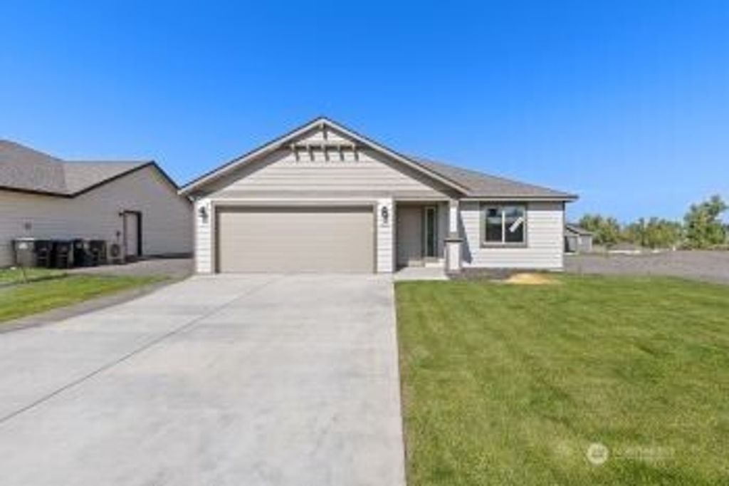 Photo of 312 N Montana Street, Moses Lake, WA 98837 (MLS # 2459841)