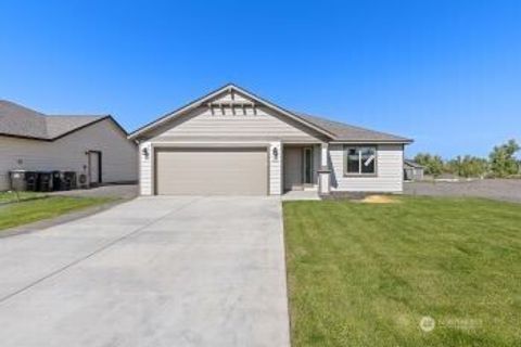 Photo of 312 N Montana Street, Moses Lake, WA 98837 (MLS # 2459841)