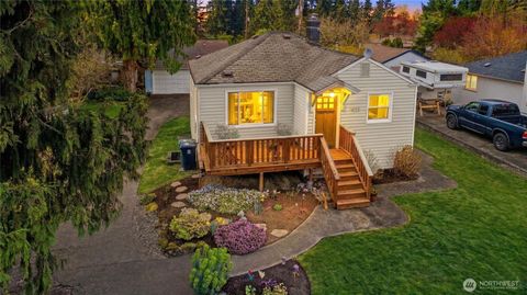 Photo of 14555 8th Avenue NE, Shoreline, WA 98155 (MLS # 2519457)