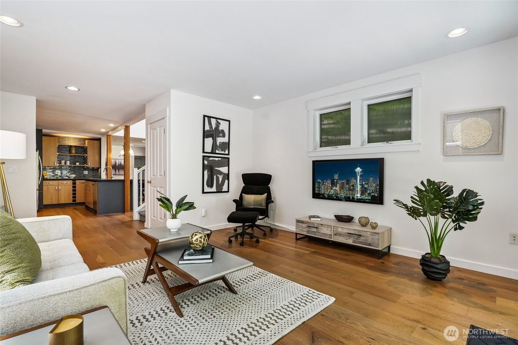 Photo of 917 18th Avenue #C, Seattle, WA 98122 (MLS # 2404434)