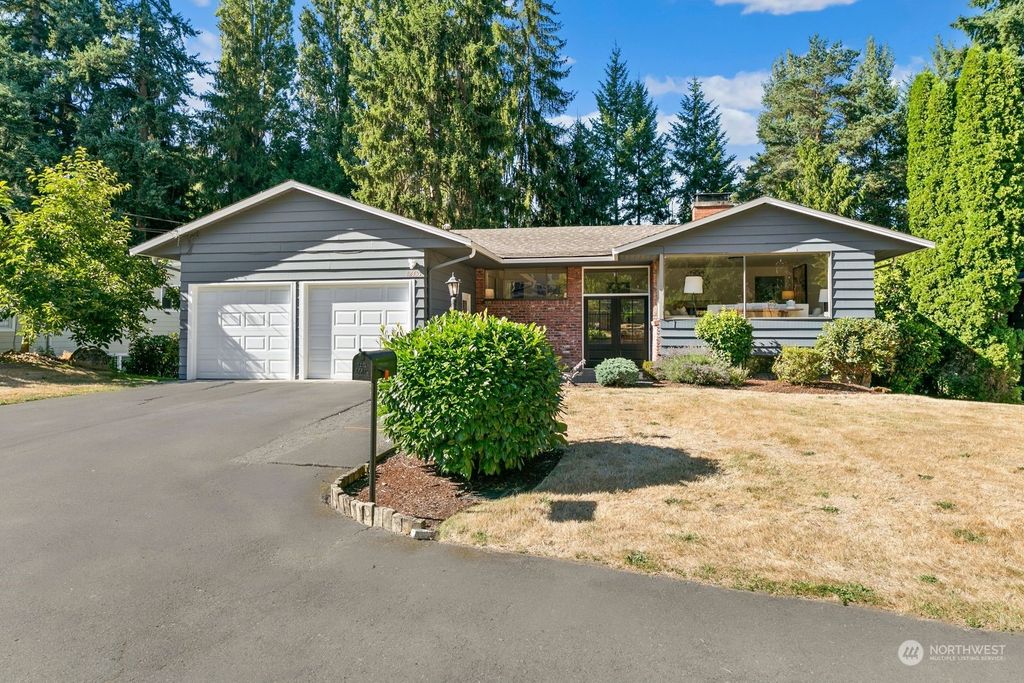 Photo of 12436 NE 6th Place, Bellevue, WA 98005 (MLS # 2142397)