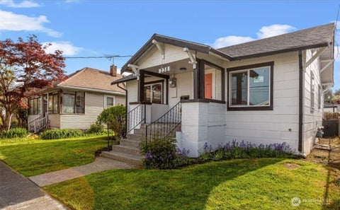 Photo of 328 Meadow N, Renton, WA 98057 (MLS # 2552052)