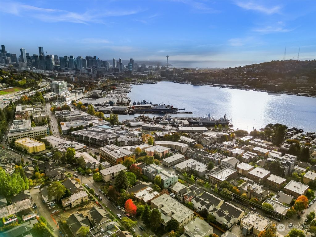 Photo of 2012 Eastlake Avenue E #301, Seattle, WA 98102 (MLS # 2172107)